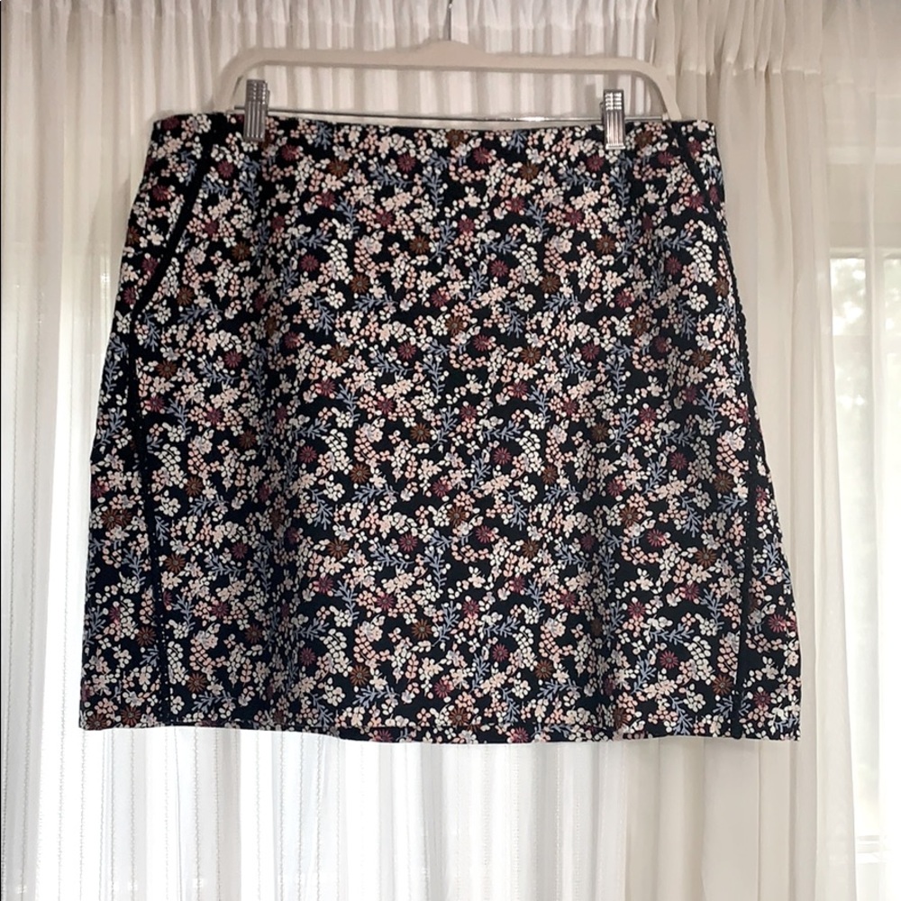 Beautiful Loft 19” Skirt